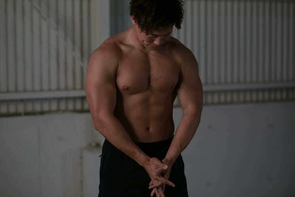 【宅トレ】胸筋を鍛えるおすすめ器具の紹介と選び方