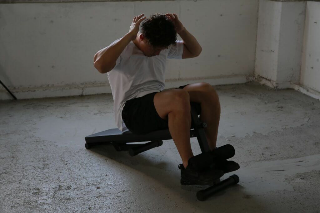 初心者必見！腹筋を鍛えるためにおすすめな器具を紹介